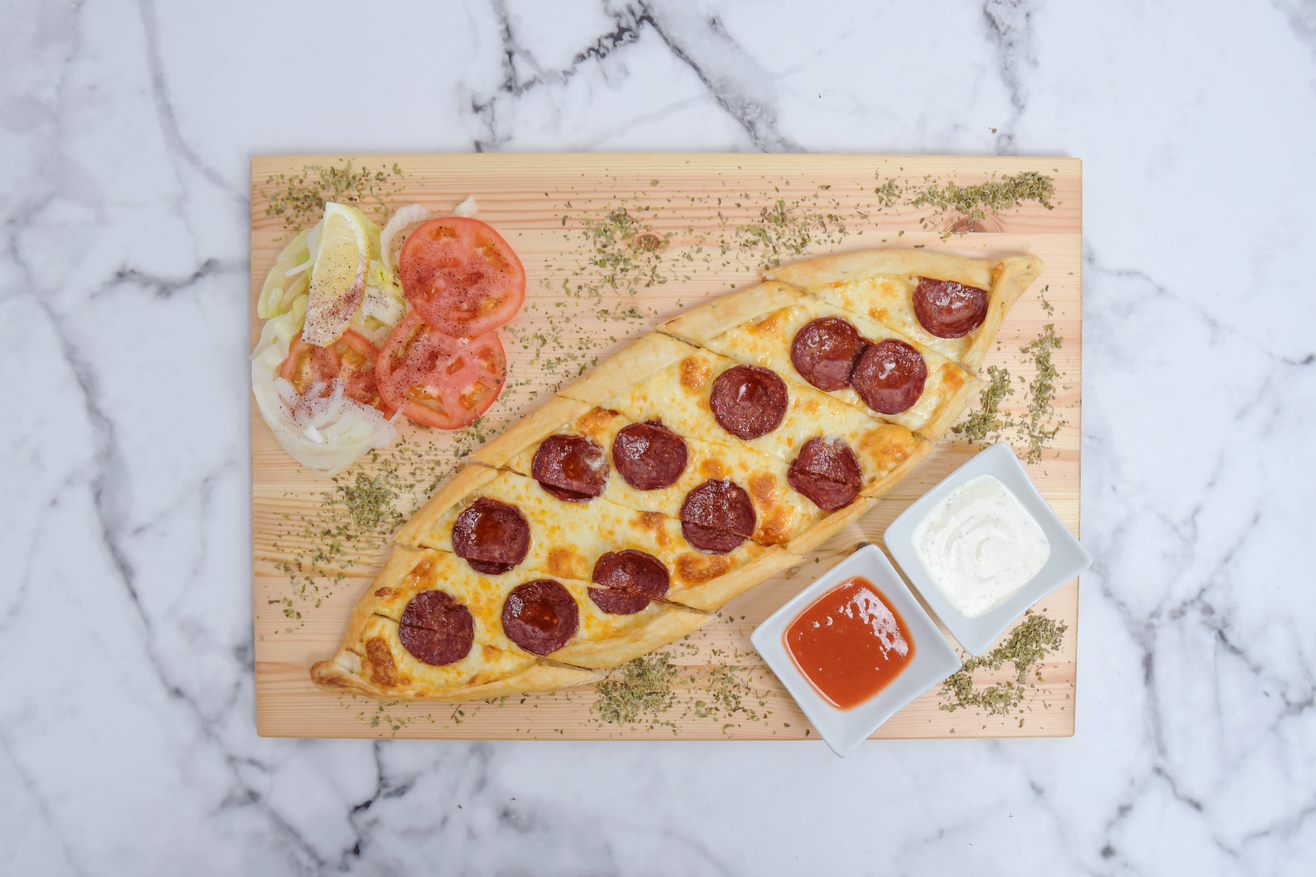 Soujouk pide